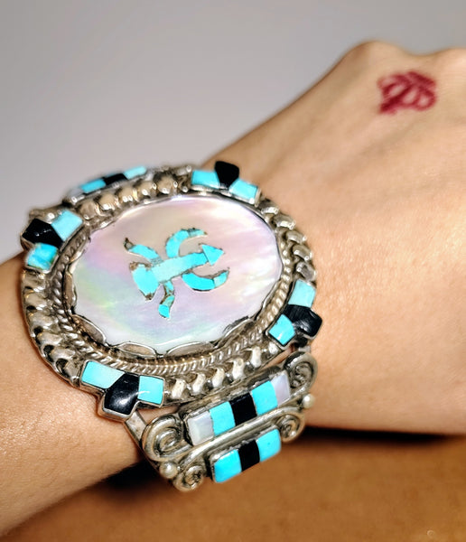 Vintage Turquoise, Mother of Pearl & Black Onyx Inlay Cuff Bracelet – Lizard Motif Sterling Silver