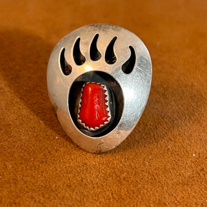 Vintage Shadow Box Bear Ring (circa 1960s)