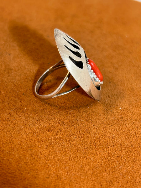 Vintage Shadow Box Bear Ring (circa 1960s)