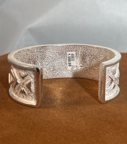 Ice on Snow Cuff by Earl Plummer