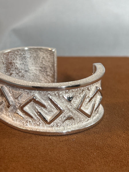 Ice on Snow Cuff by Earl Plummer