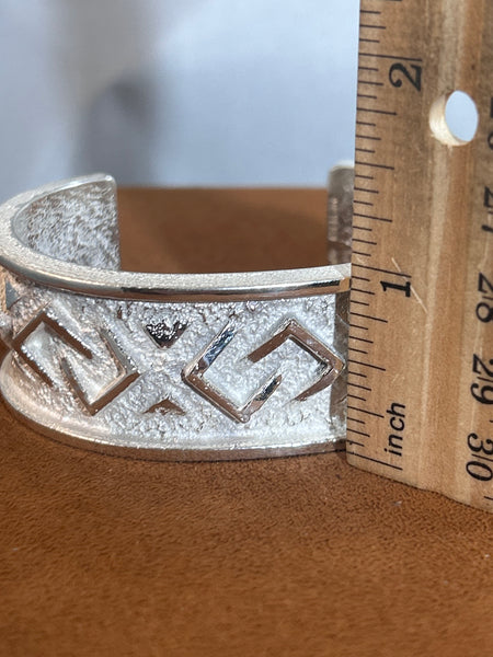 Ice on Snow Cuff by Earl Plummer