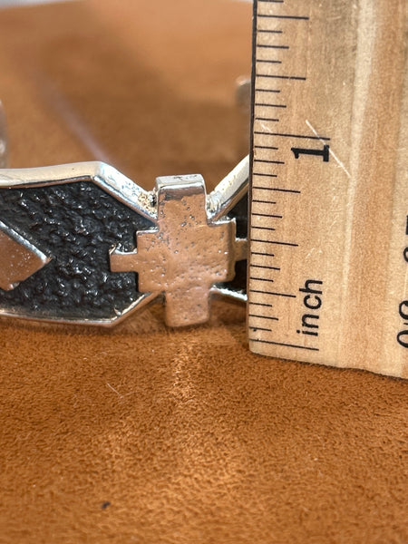 Cross Cuff by Earl Plummer