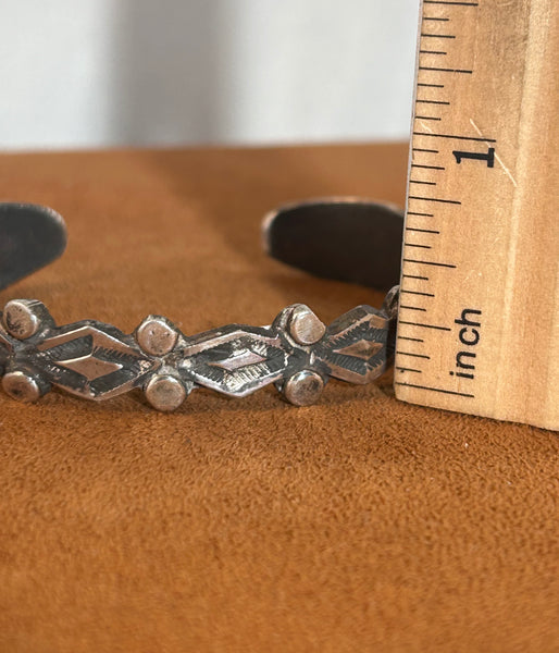 Diamond Point Cuff by Jock Favour