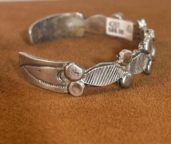 Oval Point Cuff by Jock Favour